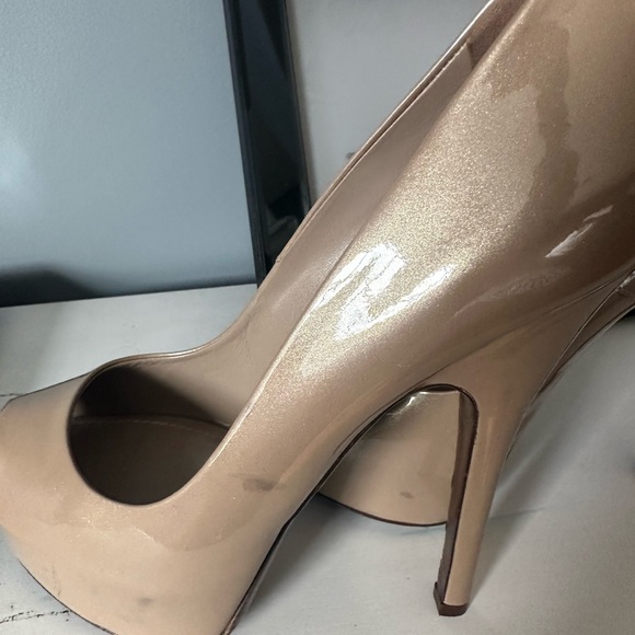 Beautiful barely worn LV heels - Picture 5 of 12